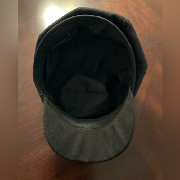 Newsboy Beret French Cap Black With Gold Tone Accents - Picture 6 of 6